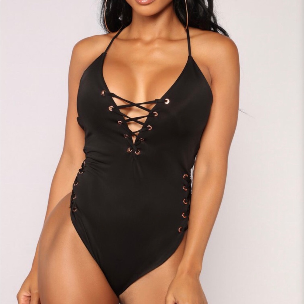 Fashion Nova one piece swimsuit ✨